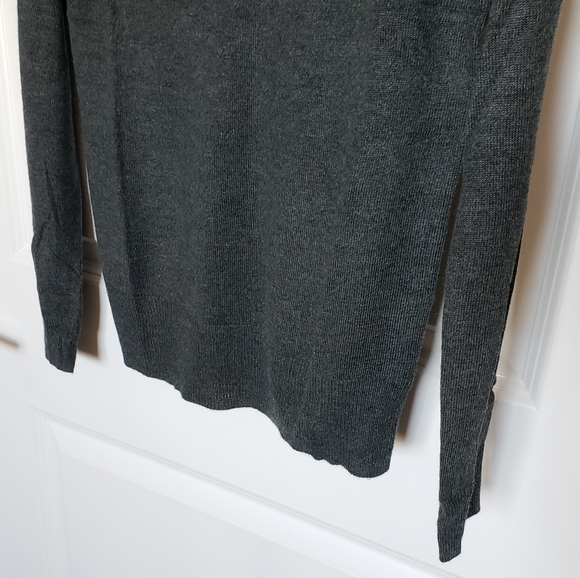 Mossimo Supply Co. Lightweight V-Neck Sweater - Picture 7 of 9